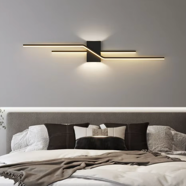Applique murale LED linéaire double Luminaire Essenza, design minimaliste en noir ou blanc, éclairage moderne pour intérieur.