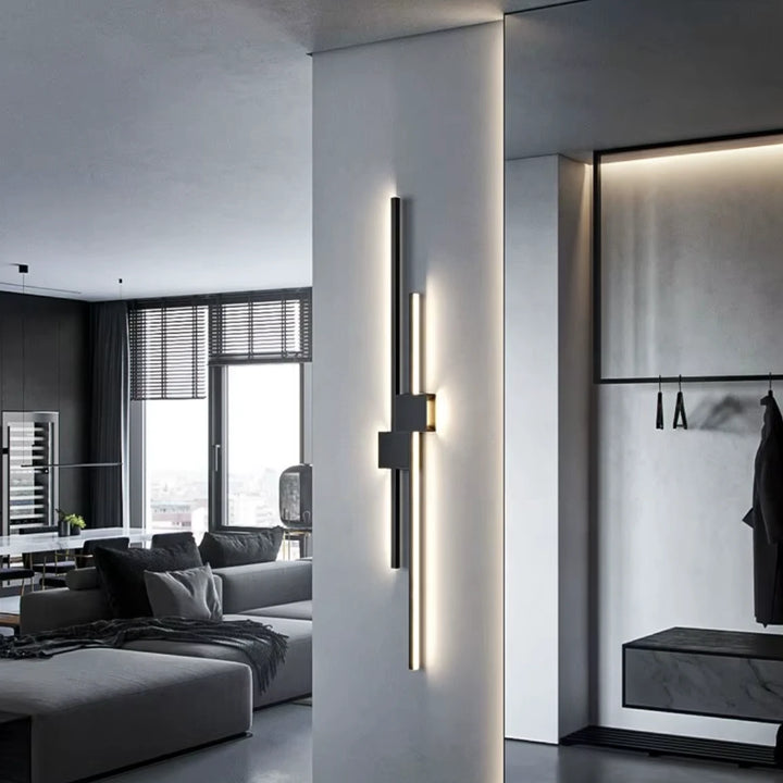 Applique murale LED linéaire Luminaire Essenza, lumière architecturale épurée en noir ou blanc, pour décoration intérieure moderne.