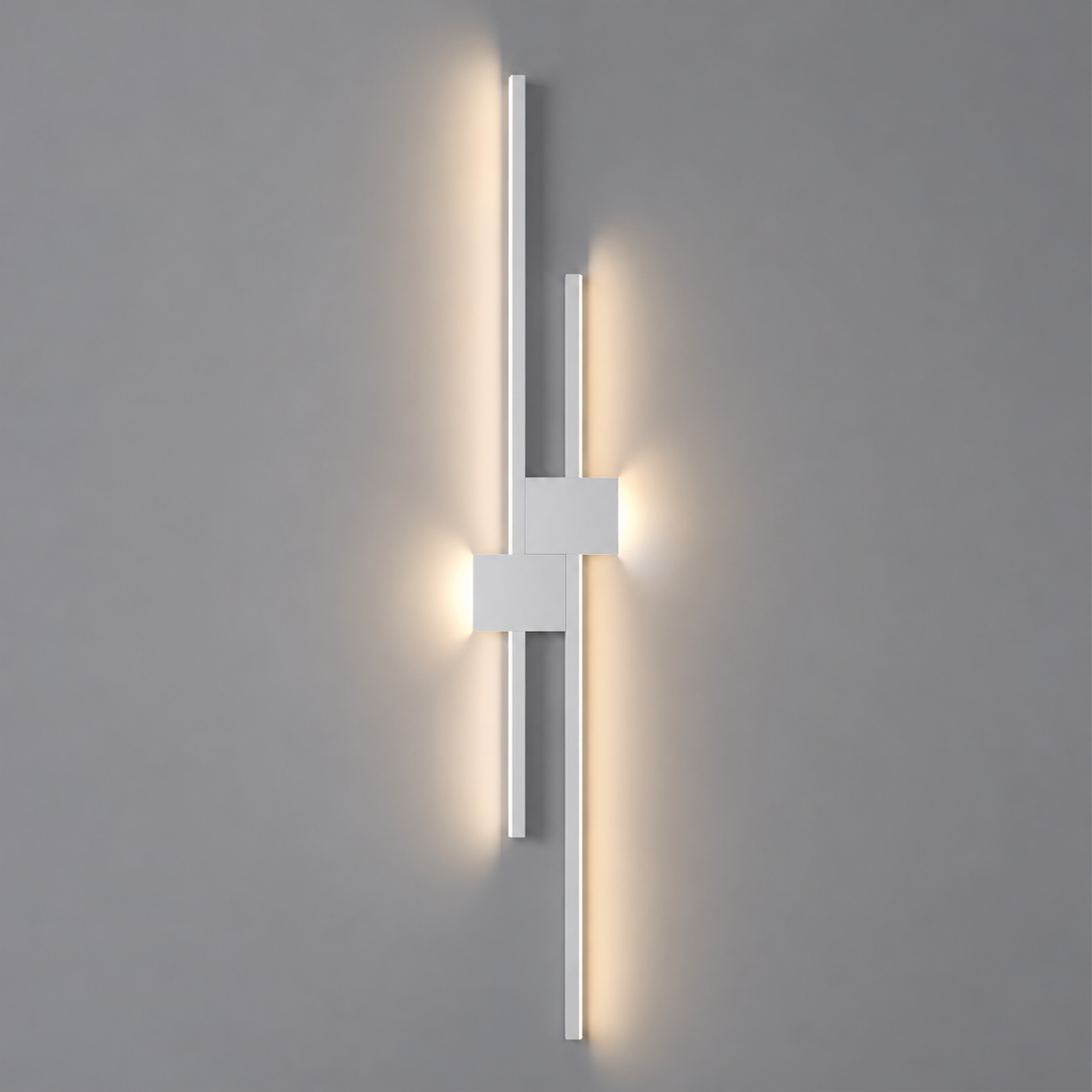 Applique murale LED linéaire Luminaire Essenza, lumière architecturale épurée en noir ou blanc, pour décoration moderne.