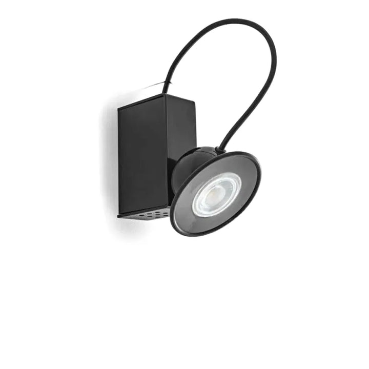 Applique murale LED magnétique pour couloir, finition moderne, fixation murale élégante, marque Luminaire Essenza