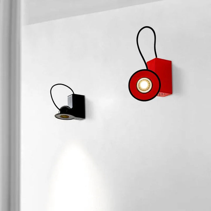 Applique murale LED magnétique pour couloir, design moderne de Luminaire Essenza, éclairage élégant et pratique.