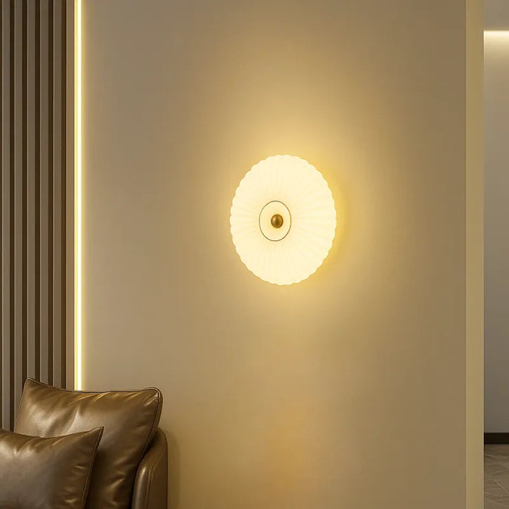 Applique murale décorative en verre en forme de cercle, Luminaire Essenza, lumière blanche chaude pour décoration intérieure.