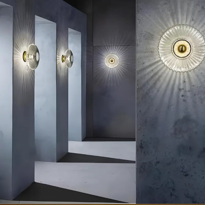 Applique murale décorative en verre cercle blanc chaud, luminaire Essenza pour décoration intérieure moderne.