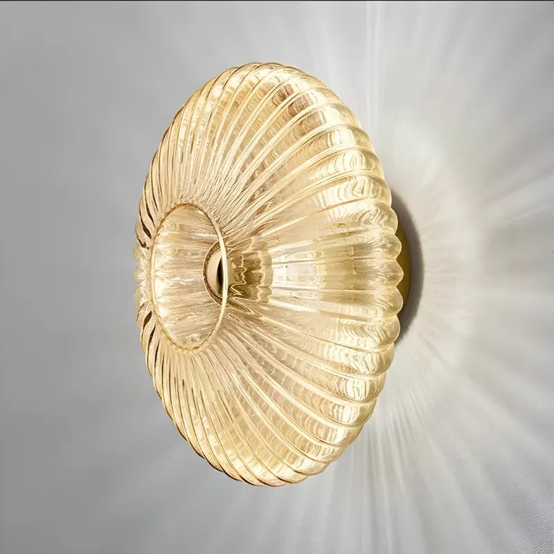 Applique murale décorative en verre en forme de cercle, couleur marron et blanc chaud, modèle Luminaire Essenza.
