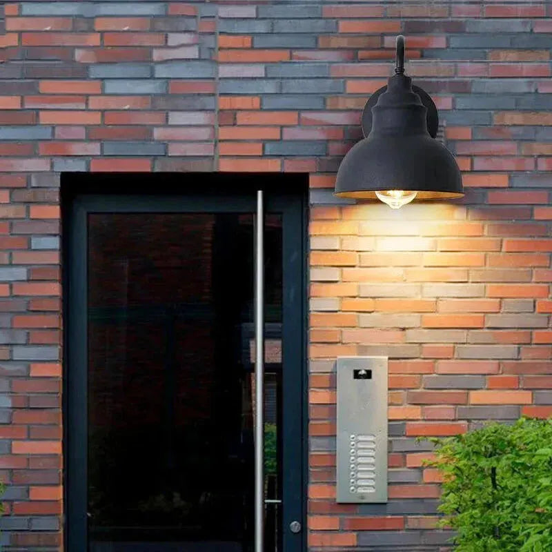 Applique murale extérieure industrielle en métal vieilli, style rétro, étanche, noir et blanc, modèle B par Luminaire Essenza