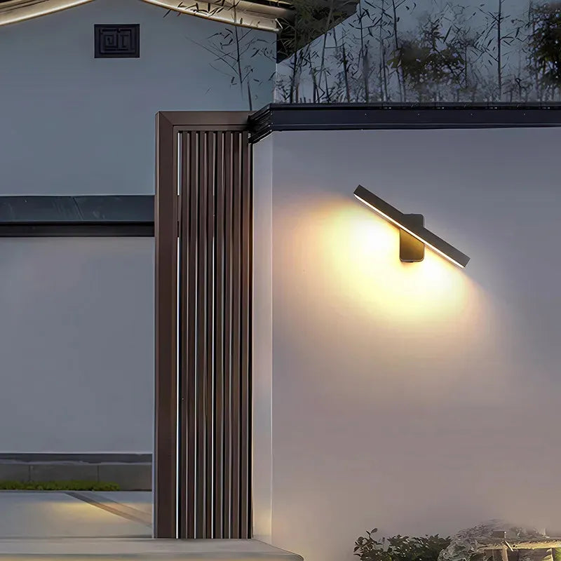 Applique murale LED extérieure moderne et minimaliste de 20 cm, blanc chaud, design épuré pour éclairage extérieur.