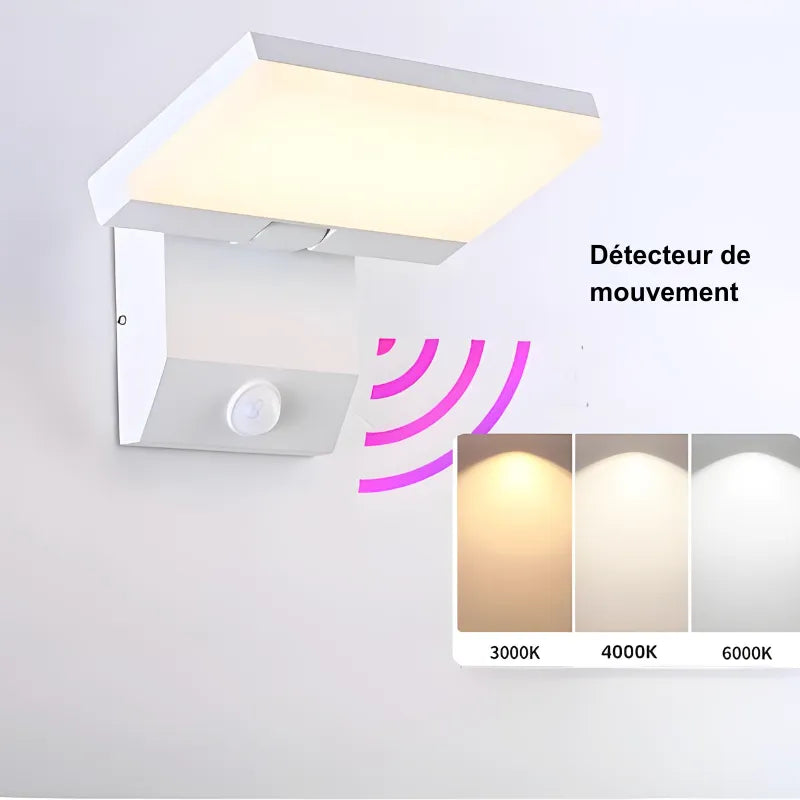 Applique murale LED extérieure moderne et minimaliste de Luminaire Essenza avec détecteur de mouvement, lumière blanche chaude.