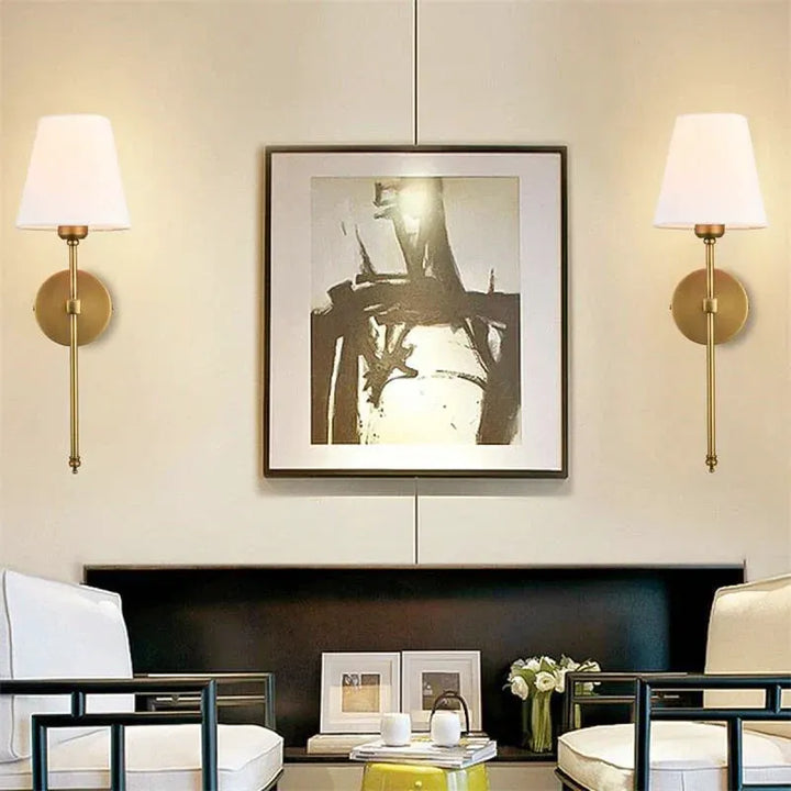 Deux appliques murales LED modernes de style américain en noir, par Luminaire Essenza, fixation élégante pour intérieur contemporain.