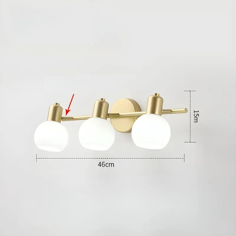 Applique murale LED rotative pour salle de bain, en métal et verre blanc froid, modèle C, par Luminaire Essenza.