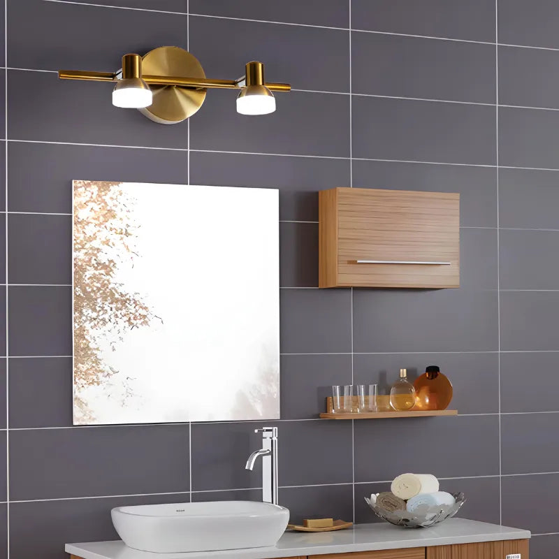 Applique murale salle de bain LED rotative moderne Luminaire Essenza avec deux têtes or et blanc naturel.