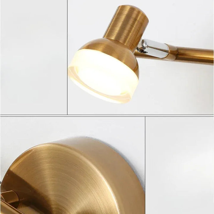 Applique murale salle de bain LED rotative moderne Luminaire Essenza avec trois têtes or et blanc naturel.