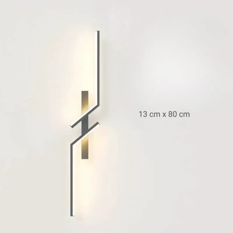 Applique murale moderne LED blanc chaud, élégante et minimaliste pour salon, 80 cm, par Luminaire Essenza.
