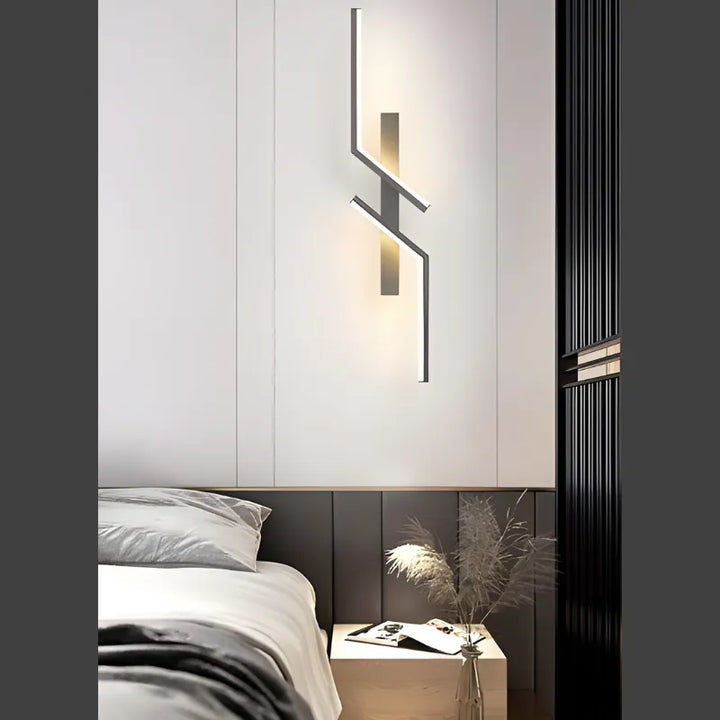 Applique murale moderne LED élégante et minimaliste pour salon, blanc chaud, 60 cm, marque Luminaire Essenza, fixation gauche