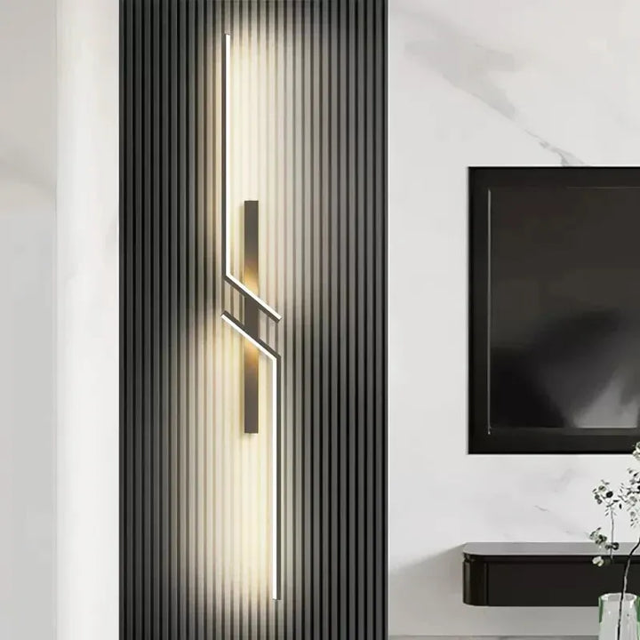 Applique murale LED moderne et minimaliste de 60 cm pour salon, finition blanche chaude, design élégant de Luminaire Essenza.